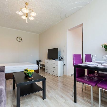 Compact Apartment Near Food Market In The Oldtown Plus Free Parking Klaipėda Dış mekan fotoğraf
